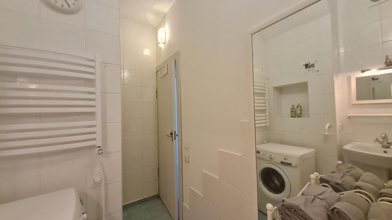 Rehouse Vokieciu Str.9, 2 Bedroom ヴィリニュス エクステリア 写真